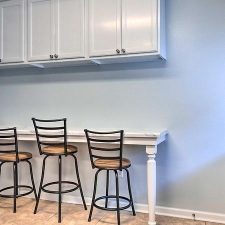 Downtown Gulf Shores Condo - 1 Block To Beach! Exterior photo